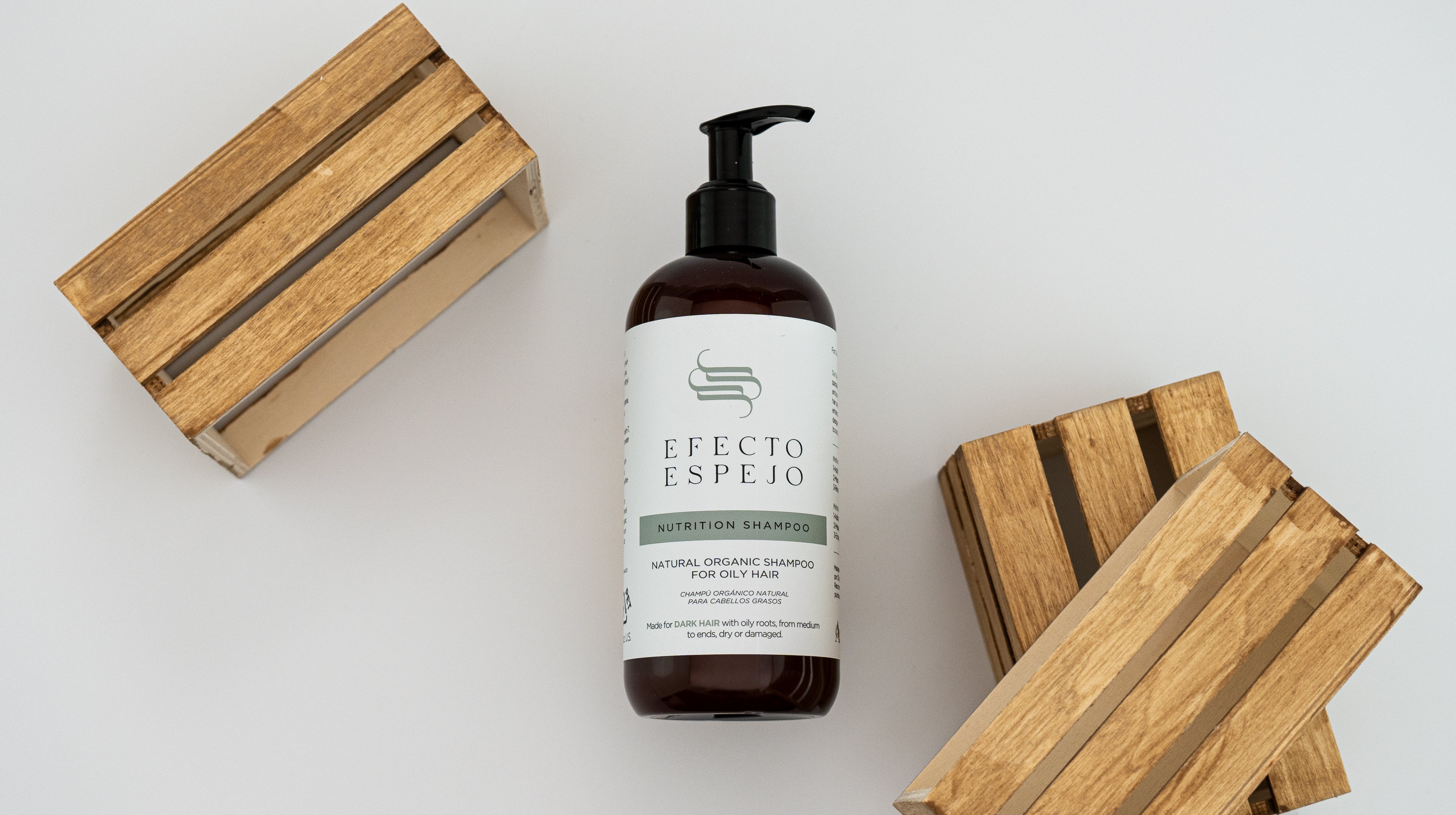 01_Shampoo_1_efecto-espejo-header-images-4000x2240 - Adrian´s Cosmetics